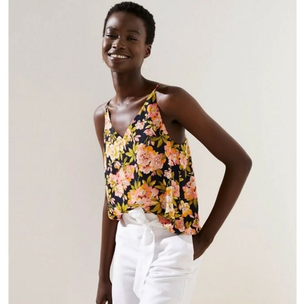 LOFT FLORAL STRAPPY CAMI IN FOREVER NAVY